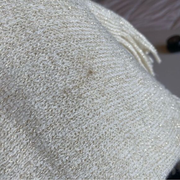 Steve Madden Fringed Infinity Scarf Metallic knit ivory EUC - Picture 9 of 12